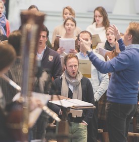 Chaverim en Jubilate o.l.v. Lennert Knops - koorwerk Hij leeft